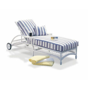 Giường trắng xanh